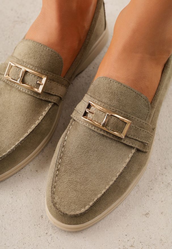 Born2be - Zielone Mokasyny z Prostokątną Metaliczną Ozdobą Aeleorane. Okazja: na co dzień. Kolor: zielony. Materiał: jeans. Wzór: aplikacja. Styl: elegancki, klasyczny, casual