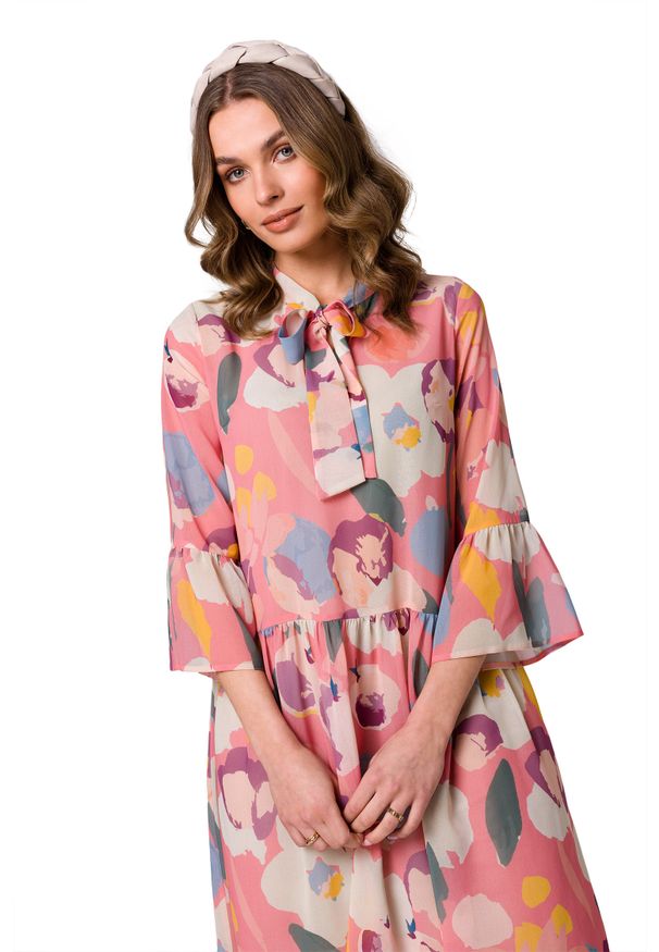 Stylove - Sukienka rozkloszowana szyfonowa z dekoltem V pastelowa. Okazja: na randkę. Materiał: szyfon. Styl: wizytowy
