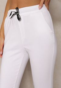 Renee - Białe Spodnie z Gumką w Talii i Wiązaniem Fastar. Okazja: na co dzień. Kolor: biały. Styl: casual, elegancki #3