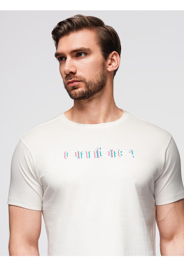 Ombre Clothing - T-shirt męski z haftem na klatce piersiowej – biały V2 - Rozmiar: M. Okazja: na co dzień. Kolor: biały. Materiał: dzianina, bawełna. Długość: krótkie. Wzór: haft. Styl: casual, klasyczny