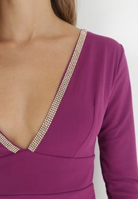 Born2be - Fioletowa Sukienka Dopasowana z Cyrkoniami Dennie. Kolor: fioletowy. Typ sukienki: asymetryczne. Długość: mini #3