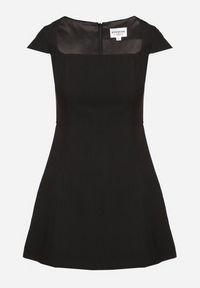 Born2be - Czarna Elegancka Sukienka z Kwadratowym Dekoltem Melretia. Typ kołnierza: dekolt kwadratowy. Kolor: czarny. Długość rękawa: krótki rękaw. Typ sukienki: dopasowane. Styl: elegancki #6