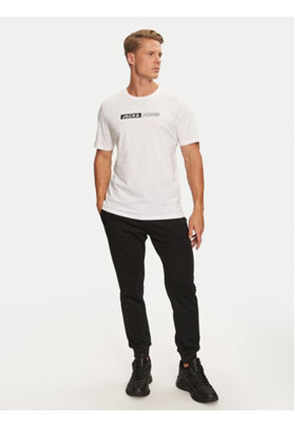 Jack & Jones - Jack&Jones T-Shirt Corp 12233999 Biały Standard Fit. Kolor: biały. Materiał: bawełna