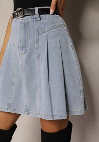 Renee - Jasnoniebieska Bawełniana Spódnica Jeansowa High Waist o Rozkloszowanym Fasonie Risat. Stan: podwyższony. Kolor: niebieski. Materiał: bawełna, jeans #5