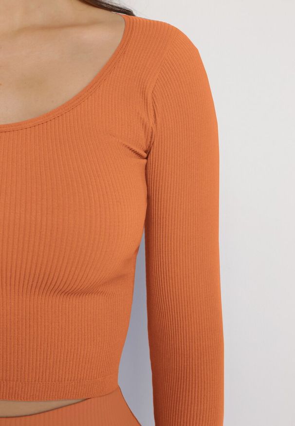 Born2be - Pomarańczowa Prążkowana Bluzka o Skróconym Dopasowanym Fasonie Caladiva. Kolor: pomarańczowy. Materiał: prążkowany. Długość rękawa: długi rękaw. Długość: krótkie