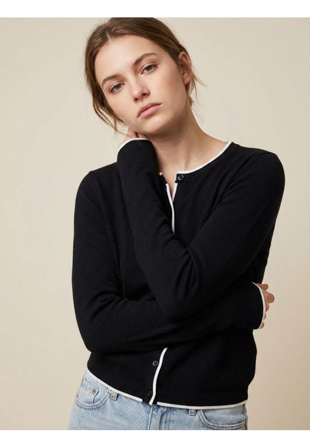 Sinsay - Kardigan z kontrastową lamówką i wiskozą - czarny. Kolor: czarny. Materiał: wiskoza