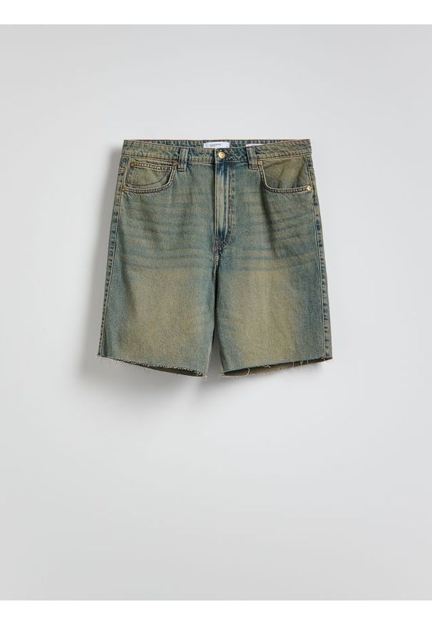 Reserved - Jeansowe szorty straight - indigo jeans. Materiał: jeans