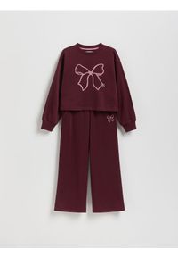Reserved - Dresowy set z haftem - bordowy. Kolor: czerwony. Materiał: dresówka. Wzór: haft #1