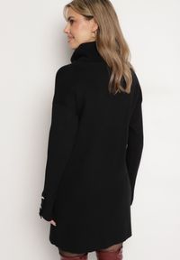 Born2be - Czarna Sukienka z Golfem Bawełną i Wełną Ozdobiona Guzikami Ilathor. Okazja: na co dzień. Typ kołnierza: golf. Kolor: czarny. Materiał: wełna, bawełna. Długość rękawa: długi rękaw. Wzór: aplikacja. Typ sukienki: proste. Styl: klasyczny, casual, elegancki #7