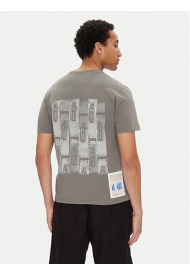 C.P. Company T-Shirt 18CMTS310A005431G Szary Regular Fit. Kolor: szary. Materiał: bawełna