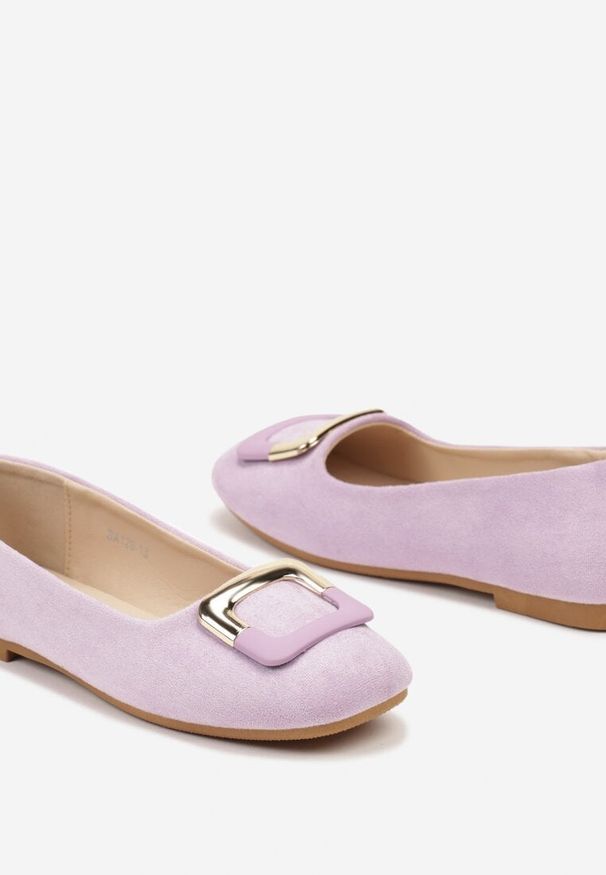 Born2be - Fioletowe Płaskie Klasyczne Balerinki z Ozdobną Klamrą Nassnema. Zapięcie: klamry. Kolor: fioletowy. Materiał: jeans. Styl: klasyczny