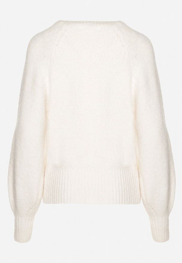 Born2be - Jasnobeżowy Sweter z Bawełną Ozdobiony Motylami Meledi. Kolor: beżowy. Materiał: bawełna. Wzór: aplikacja. Sezon: wiosna. Styl: klasyczny