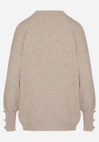 Born2be - Beżowy Sweter z Wiskozą Ozdobiony Guzikami na Rękawach Sadvire. Okazja: na co dzień. Kolor: beżowy. Materiał: wiskoza. Wzór: aplikacja. Styl: casual, klasyczny #3