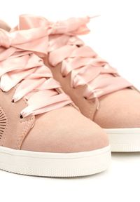 Renee - Różowe Sneakersy Margarett. Kolor: różowy. Materiał: satyna, skóra. Obcas: na płaskiej podeszwie #3