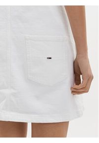 Tommy Jeans Sukienka jeansowa Pinafore DW0DW17680 Biały Regular Fit. Kolor: biały. Materiał: bawełna #3