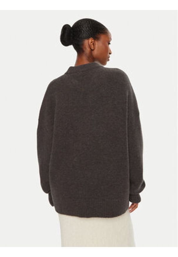 AMI PARIS Sweter UKS025.KN0032 Szary Regular Fit. Kolor: szary. Materiał: wełna