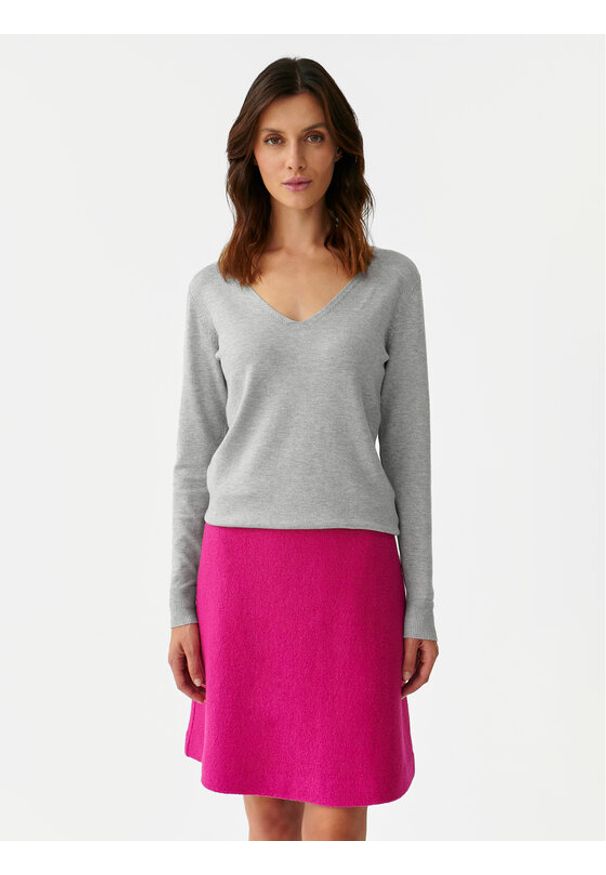 Tatuum Sweter Tessa 2 T2320.100 Szary Slim Fit. Kolor: szary. Materiał: wiskoza