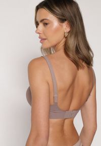 Born2be - Ciemnobeżowy Biustonosz z Ozdobnym Wycięciem Ezirelle. Kolor: beżowy. Materiał: jeans. Rodzaj stanika: wyciągane miseczki. Wzór: gładki #5