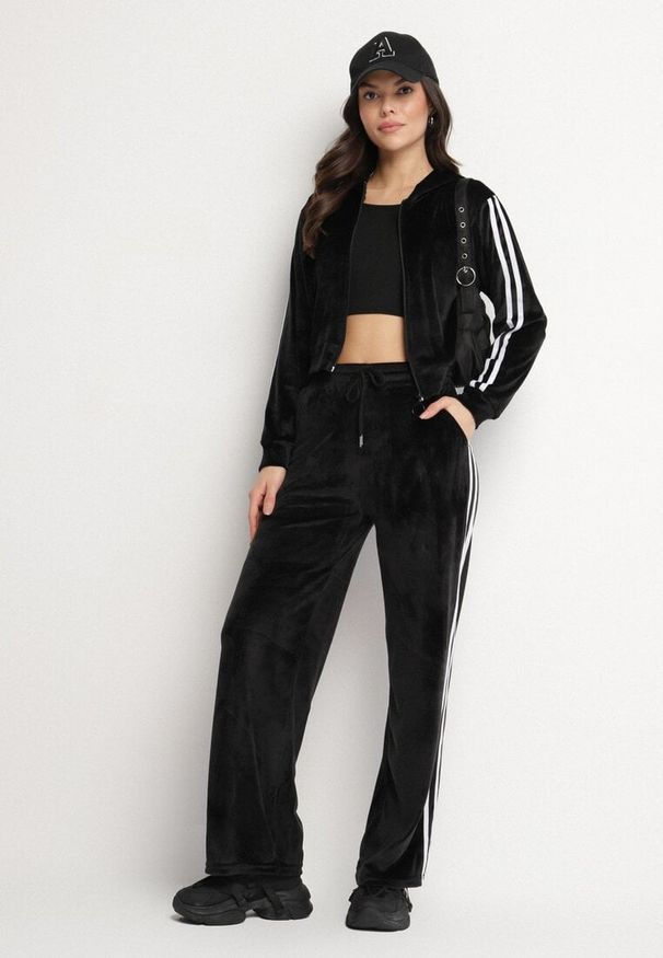 Born2be - Czarny Komplet Dresowy Rozpinana Bluza z Kapturem i Spodnie o Szerokim Kroju Usivisa. Kolor: czarny. Materiał: dresówka. Sport: turystyka piesza