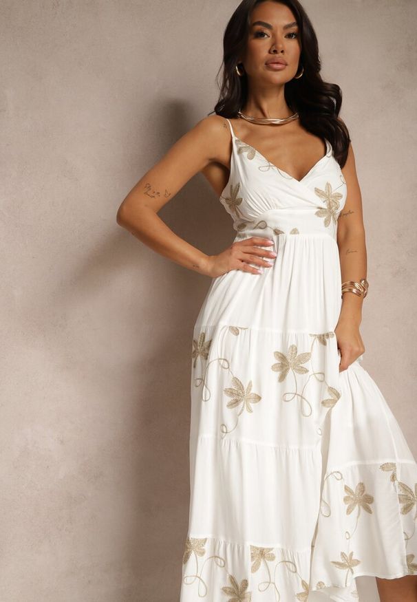 Renee - Biała Rozkloszowana Sukienka z Wiskozy z Haftowanym Motywem na Ramiączkach Telilia. Typ kołnierza: dekolt w kształcie V. Kolor: biały. Materiał: wiskoza. Długość rękawa: na ramiączkach. Wzór: haft. Typ sukienki: w kształcie A