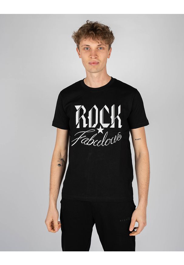 John Richmond T-Shirt "Monterey". Okazja: na co dzień. Materiał: bawełna. Długość rękawa: krótki rękaw. Długość: krótkie. Wzór: nadruk. Styl: casual