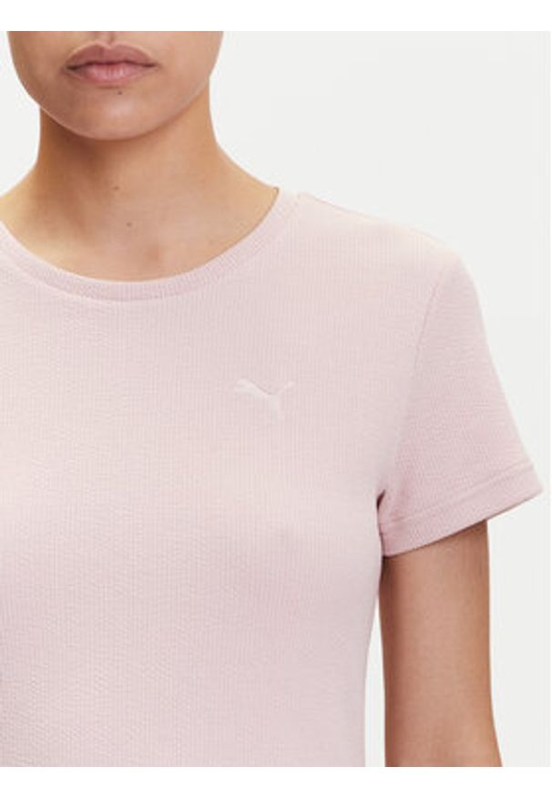 Puma Sukienka codzienna Her 685063 Różowy Regular Fit. Okazja: na co dzień. Kolor: różowy. Materiał: syntetyk, bawełna. Typ sukienki: proste. Styl: casual