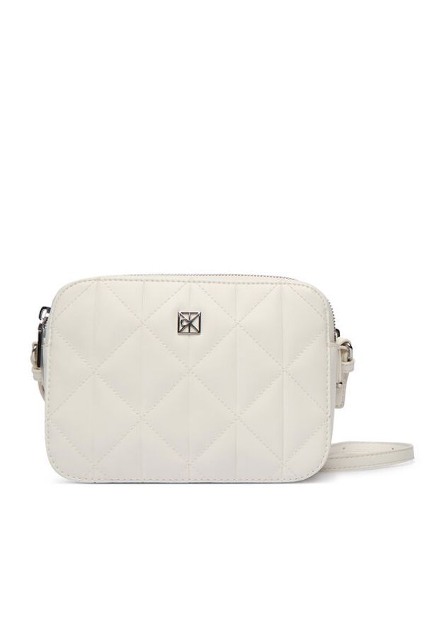 Calvin Klein Torebka Quilted Camera Bag LV04F3328G Biały. Kolor: biały. Materiał: skórzane
