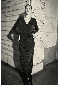 MOODO - Sukienka maxi z rozcięciem czarna. Kolor: czarny. Materiał: poliester, elastan. Długość: maxi #1