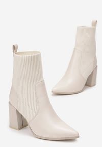Renee - Beżowe Botki Tristn. Wysokość cholewki: za kostkę. Nosek buta: szpiczasty. Kolor: beżowy. Materiał: prążkowany, materiał. Szerokość cholewki: normalna. Obcas: na obcasie. Styl: elegancki. Wysokość obcasa: średni #5