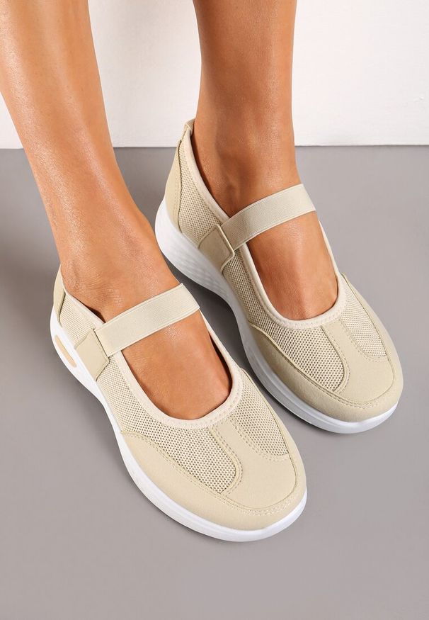 Born2be - Ciemnobeżowe Wsuwane Tenisówki z Siateczką i Elastyczną Gumką Volema. Zapięcie: bez zapięcia. Kolor: beżowy. Styl: elegancki