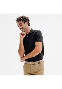 INESIS - Koszulka polo do golfa z krótkim rękawem męska Inesis MW500. Typ kołnierza: golf, polo. Kolor: czarny. Materiał: poliester, materiał, bawełna. Długość rękawa: krótki rękaw. Długość: krótkie. Wzór: ze splotem. Styl: sportowy, klasyczny #1