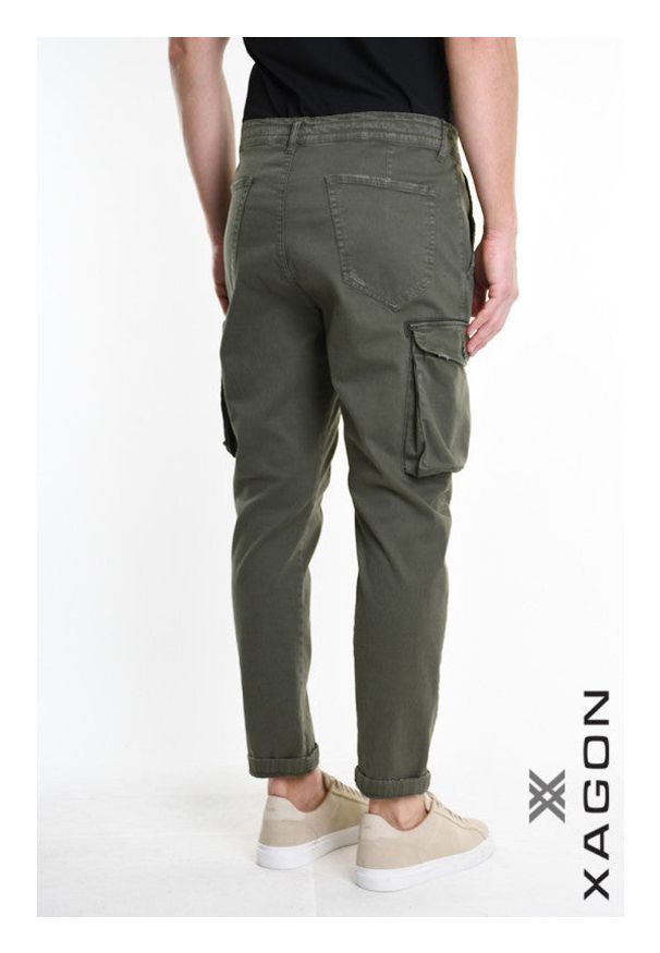 Xagon Man Spodnie | A2503 2CR4076 | Mężczyzna | Zielony. Okazja: na co dzień. Kolor: zielony. Materiał: elastan, bawełna. Styl: vintage, casual