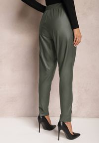 Renee - Ciemnozielone Spodnie Standard z Imitacji Skóry Tamran. Kolor: zielony. Materiał: skóra ekologiczna #5