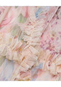 NEEDLE & THREAD - Różowa sukienka z falbanami. Okazja: na imprezę. Kolor: różowy, wielokolorowy, fioletowy. Materiał: tiul. Długość rękawa: długi rękaw. Wzór: aplikacja, kolorowy, nadruk, kwiaty. Styl: wizytowy #5