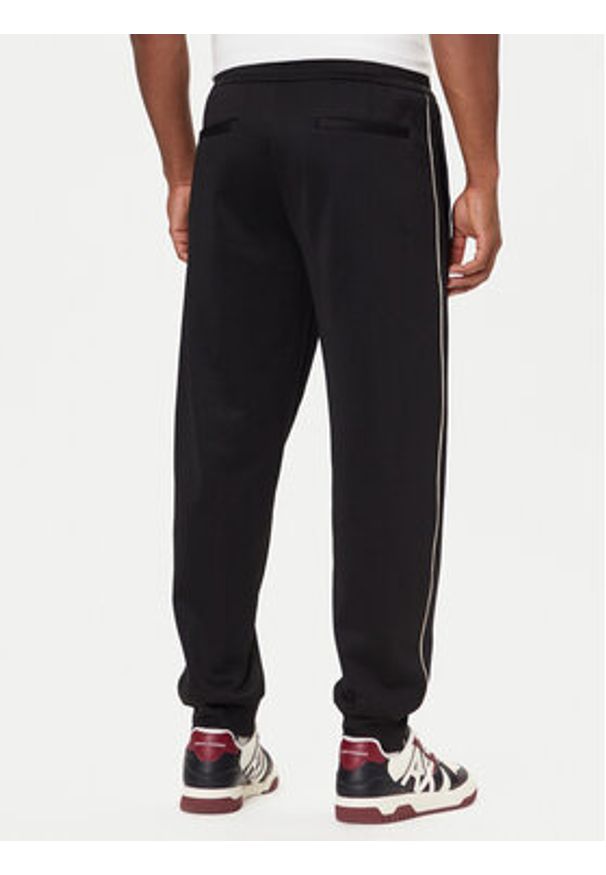 Armani Exchange Spodnie dresowe XM001358 AF16278 UC001 Czarny Regular Fit. Kolor: czarny. Materiał: bawełna