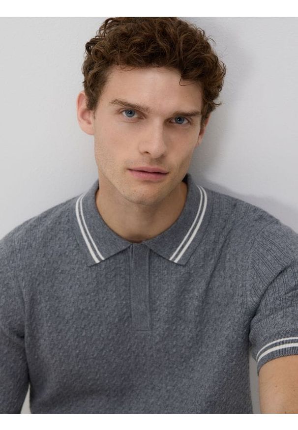 Reserved - Sweter polo z bawełną - ciemnoszary. Typ kołnierza: polo. Kolor: szary. Materiał: bawełna