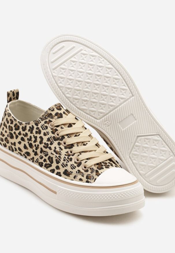 Renee - Panterkowe Casualowe Trampki na Niskiej Platformie Natirinne. Okazja: na co dzień. Materiał: jeans. Obcas: na platformie. Styl: casual