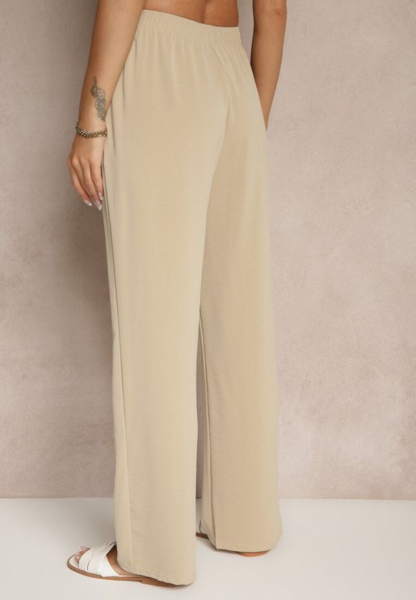 Renee - Beżowe Wiskozowe Spodnie High Waist o Prostym Fasonie Saliella. Okazja: na co dzień. Stan: podwyższony. Kolor: beżowy. Materiał: wiskoza. Sezon: lato, wiosna. Styl: casual, elegancki
