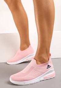 Born2be - Różowe Buty Sportowe Artista. Kolor: różowy. Materiał: materiał. Szerokość cholewki: normalna. Wzór: aplikacja. Obcas: na koturnie
