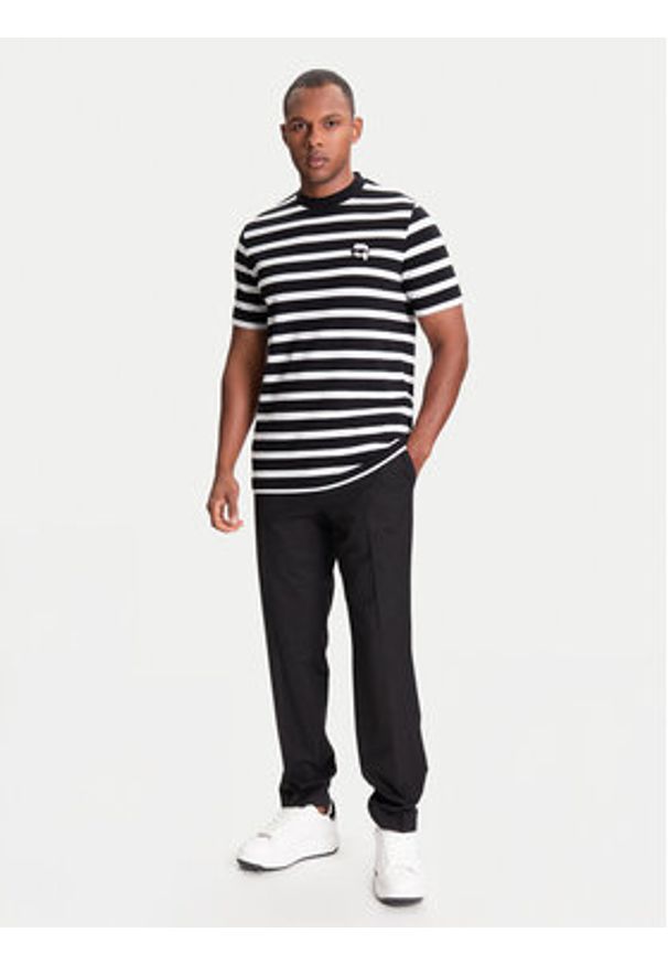 Karl Lagerfeld - KARL LAGERFELD T-Shirt 755022 553231 Czarny Regular Fit. Typ kołnierza: dekolt w karo. Kolor: czarny. Materiał: bawełna