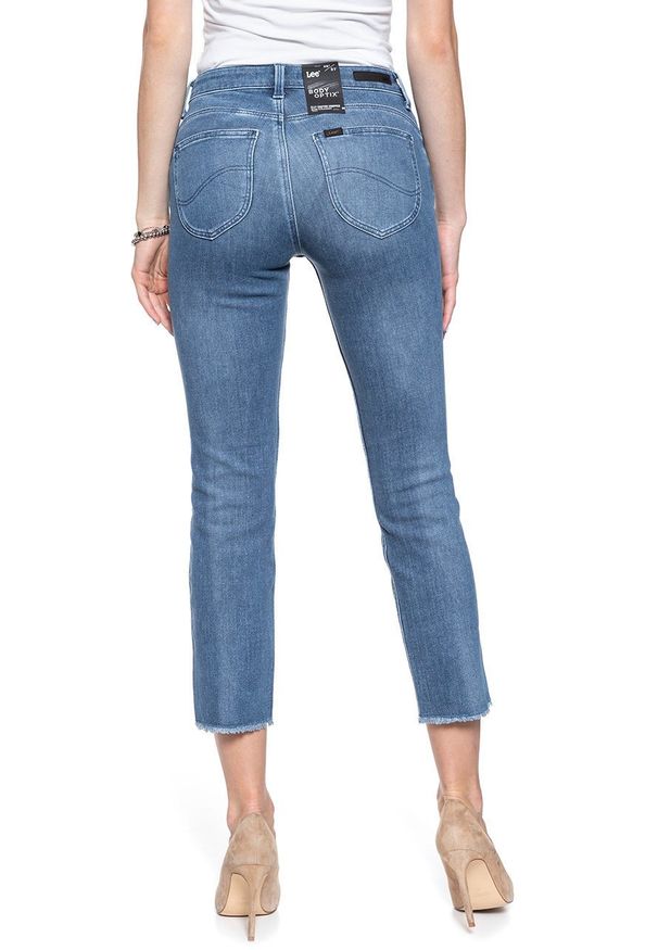 Lee - SPODNIE DAMSKIE LEE ELLY CROPPED RAW HEM BODY OPTIX L32RQYYF 112107698