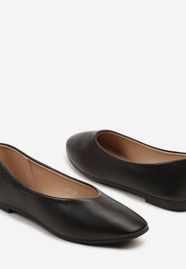 Born2be - Czarne Balerinki w Minimalistycznym Stylu Davivari. Okazja: na co dzień. Kolor: czarny. Styl: klasyczny, casual