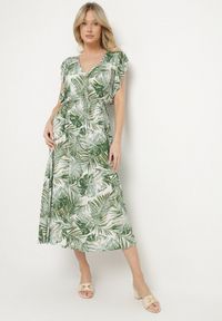 Born2be - Zielona Rozkloszowana Sukienka we Florystyczny Print z Bawełny Lanioreta. Kolor: zielony. Materiał: bawełna. Wzór: nadruk