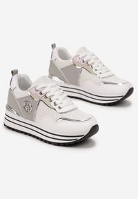 Born2be - Białe Sneakersy Ozdobione Brokatem i Logo Loppera. Kolor: biały. Szerokość cholewki: normalna. Wzór: aplikacja. Obcas: na platformie