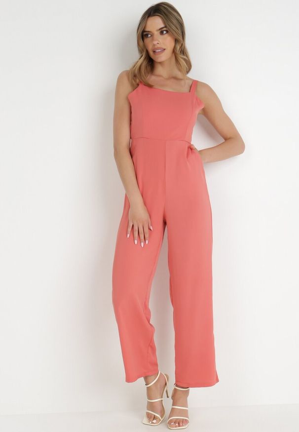 Born2be - Różowy Kombinezon Damyle. Kolor: różowy. Materiał: tkanina. Długość rękawa: na ramiączkach. Długość: długie. Wzór: gładki, jednolity