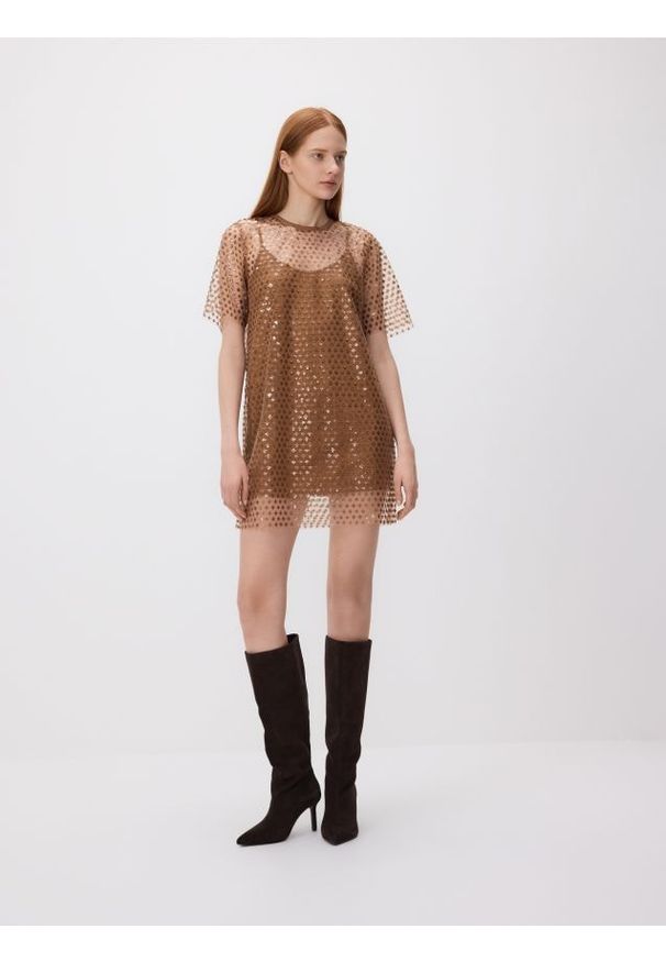 Reserved - Cekinowa sukienka mini - brązowy. Kolor: brązowy. Materiał: tkanina. Długość: mini