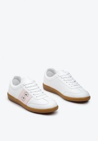 Born2be - Biało-Różowe Płaskie Sneakersy Sznurowane z Ozdobnymi Nitmi Blosenti. Nosek buta: okrągły. Zapięcie: sznurówki. Kolor: biały. Materiał: materiał. Obcas: na obcasie. Wysokość obcasa: niski #5