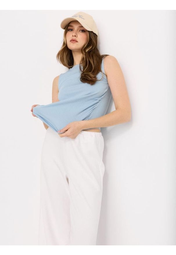 Sinsay - Spodnie wide leg z miękkiej dzianiny z domieszką wiskozy soft touch - kremowy. Kolor: kremowy. Materiał: wiskoza, dzianina