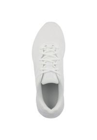 Buty do biegania męskie Nike Revolution 6 NN. Zapięcie: sznurówki. Kolor: biały. Materiał: materiał, syntetyk, tkanina. Szerokość cholewki: normalna. Model: Nike Revolution