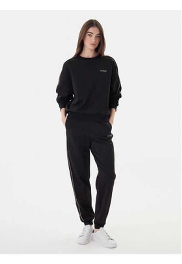 Guess Bluza V6RQ96 KCX22 Czarny Regular Fit. Kolor: czarny. Materiał: syntetyk